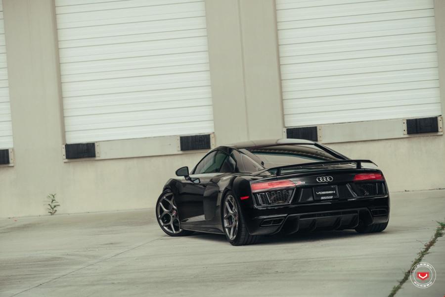  Audi R8 on Vossen Wheels (CG-205) 2016 года  (фото 8 из 16)